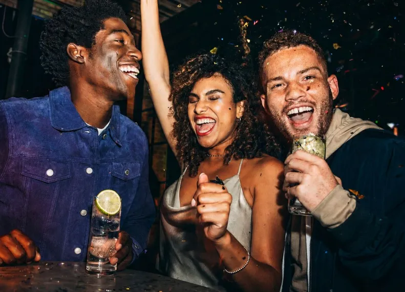 Friends Celebration Cocktail Glasses Confetti Nightlife Hornitos