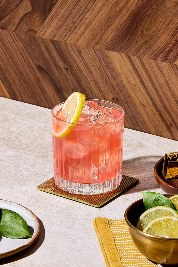 BLACK BARREL & LEMONADE Cocktail